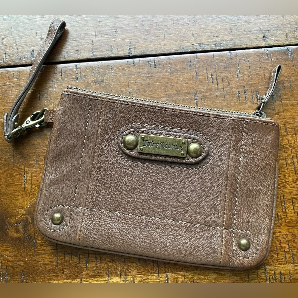 •VINTAGE•Juicy Couture Leather Wallet Wristlet- ‘Taupe’